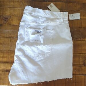 Good American White Raw-Hem Denim Shorts
